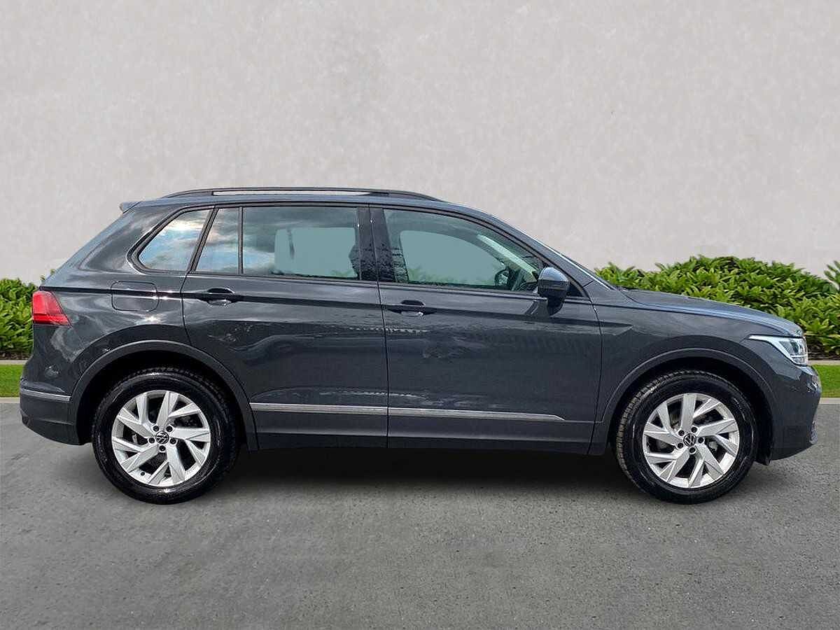Volkswagen Tiguan 1.5 TSI (150ps) Life EVO DSG 5 door