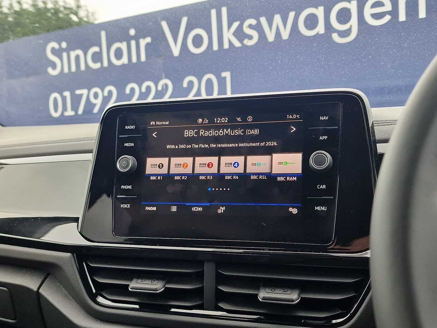 Volkswagen T-ROC 1.5 TSI (150ps) R-Line DSG + BLACK DESIGN PACK