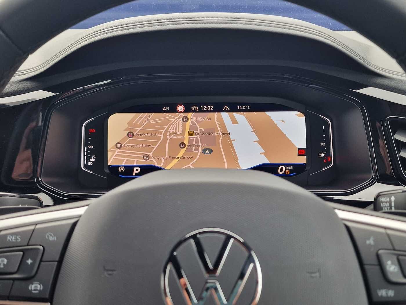 Volkswagen T-ROC 1.5 TSI (150ps) R-Line DSG + BLACK DESIGN PACK