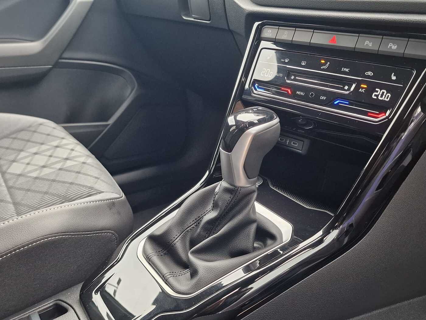 Volkswagen T-ROC 1.5 TSI (150ps) R-Line DSG + BLACK DESIGN PACK