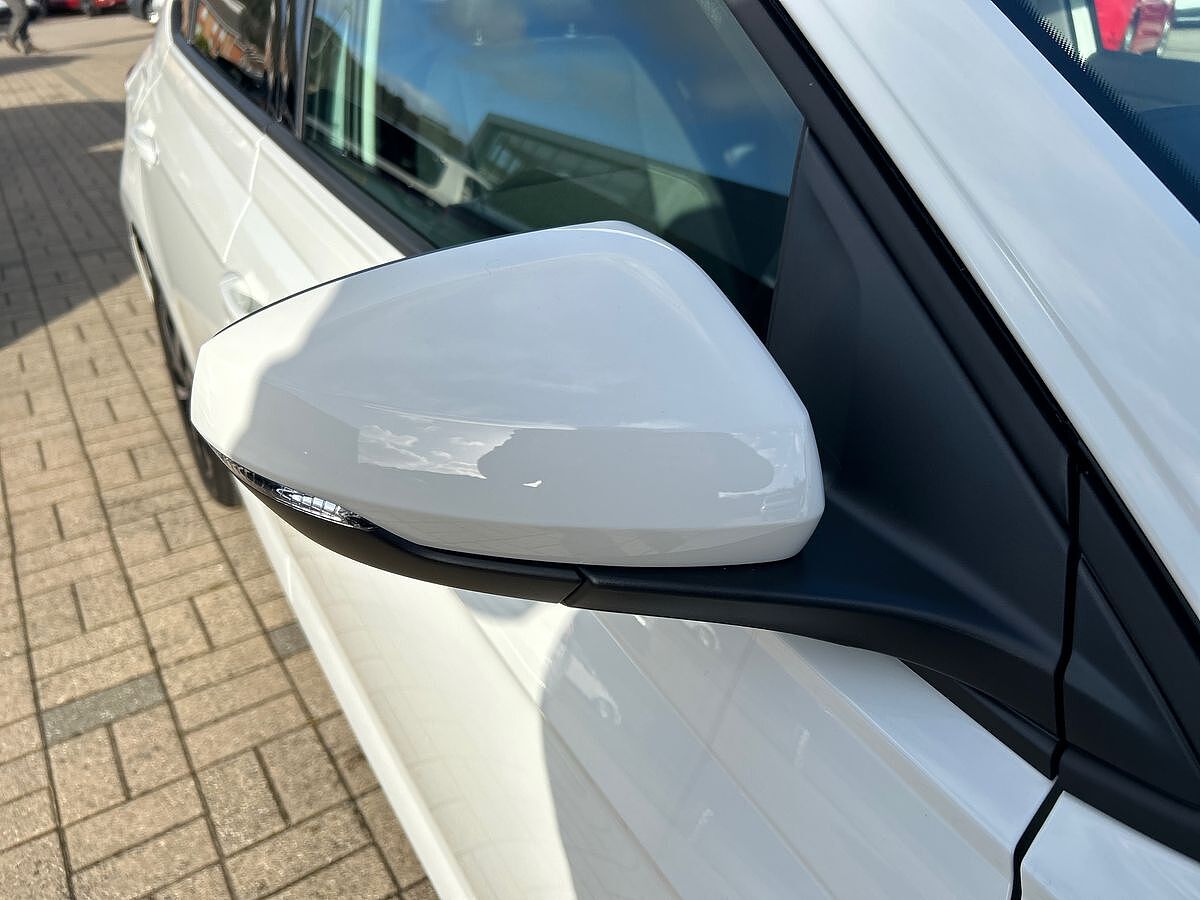 Volkswagen Polo 1.0 TSI (95ps) Match + PARKING SENSORS/SPARE WHEEL