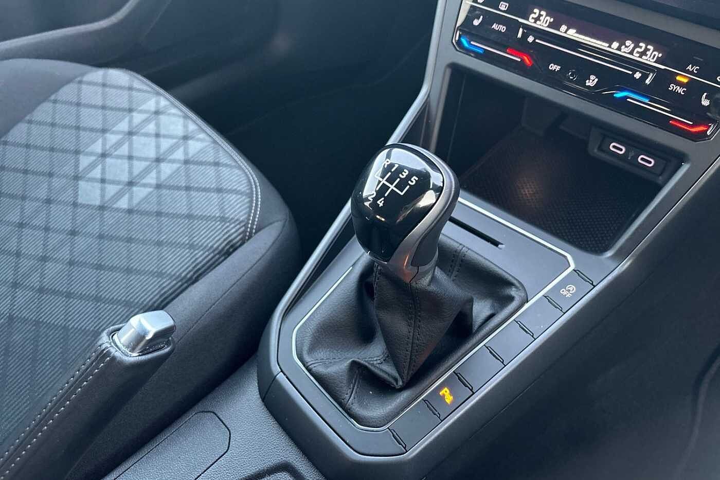 Volkswagen Polo R-Line 1.0 TSI 95PS 5-speed Manual 5 Door