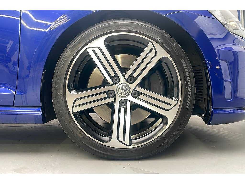 Volkswagen Golf R 2.0 TSI 300 PS 6-speed DSG 5 Door