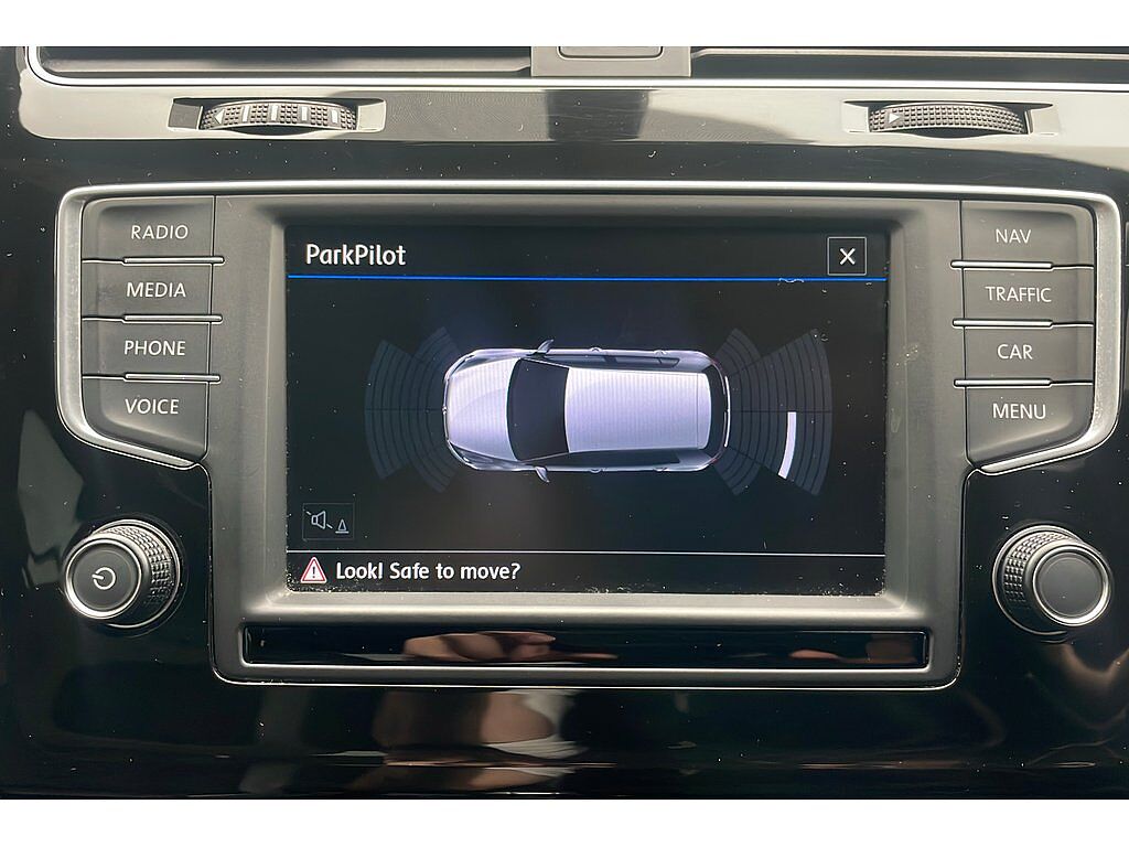 Volkswagen Golf R 2.0 TSI 300 PS 6-speed DSG 5 Door