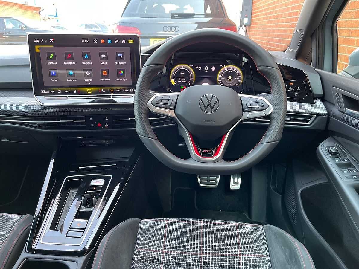 Volkswagen Golf GTI MK8 Facelift 2024 2.0 TSI (265ps) DSG