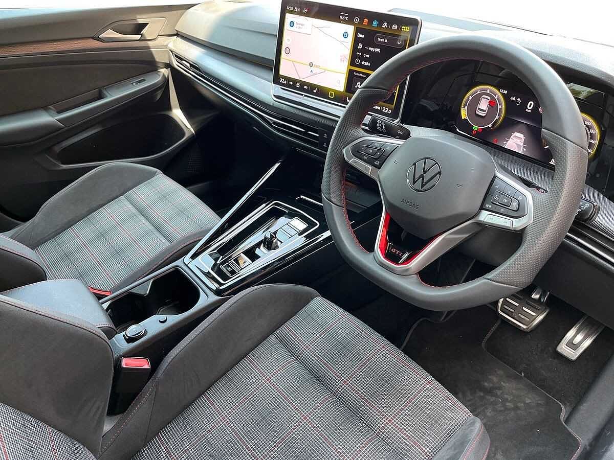 Volkswagen Golf GTI MK8 Facelift 2024 2.0 TSI (265ps) DSG