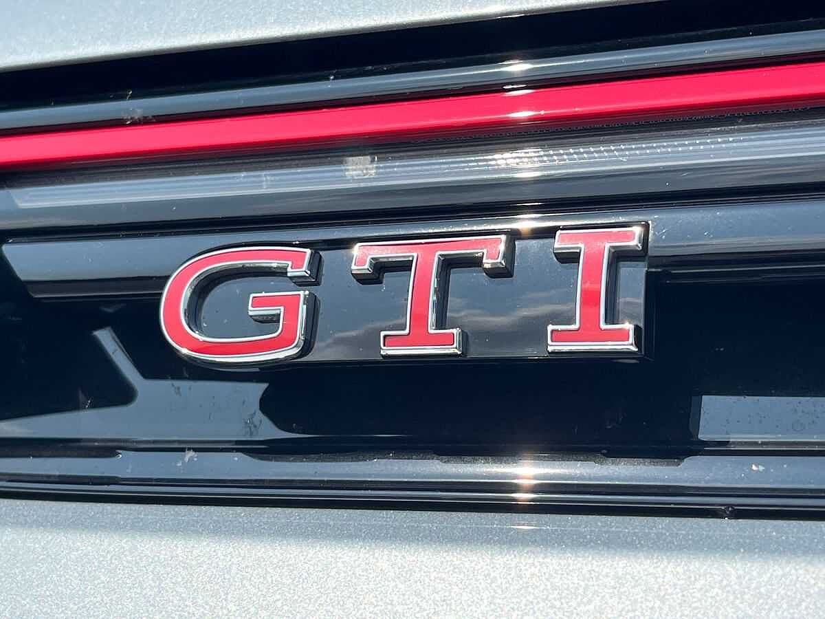 Volkswagen Golf GTI MK8 Facelift 2024 2.0 TSI (265ps) DSG