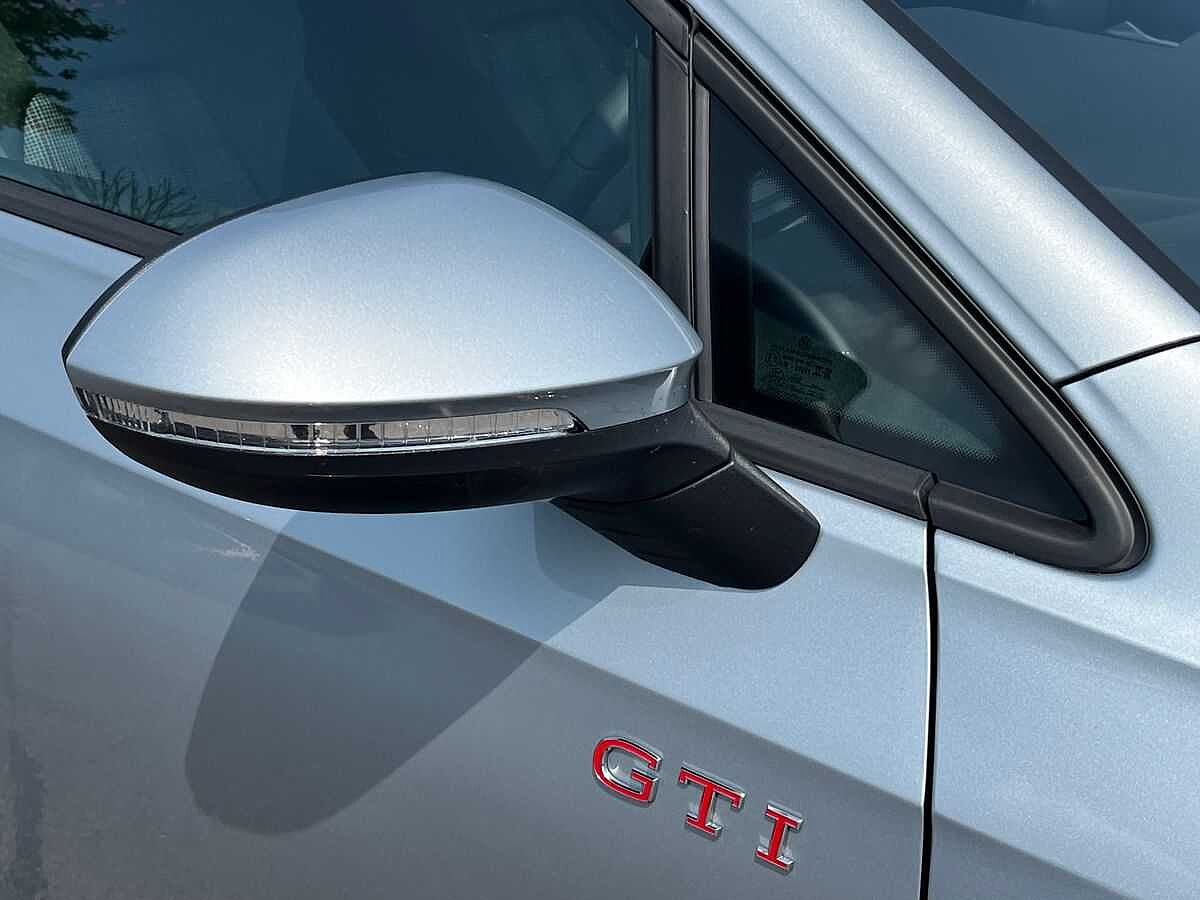 Volkswagen Golf GTI MK8 Facelift 2024 2.0 TSI (265ps) DSG