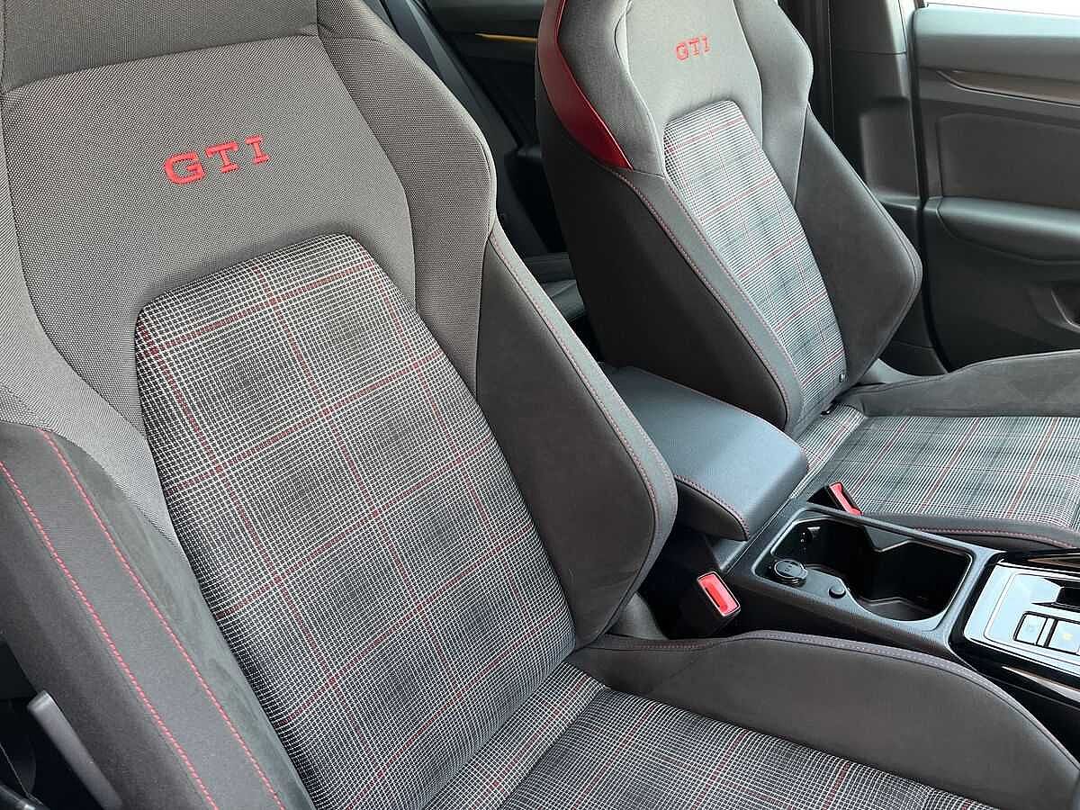 Volkswagen Golf GTI MK8 Facelift 2024 2.0 TSI (265ps) DSG