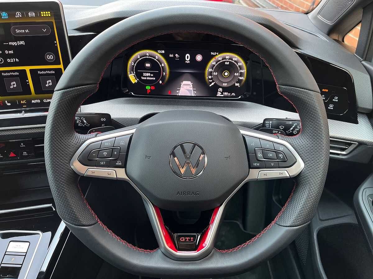 Volkswagen Golf GTI MK8 Facelift 2024 2.0 TSI (265ps) DSG