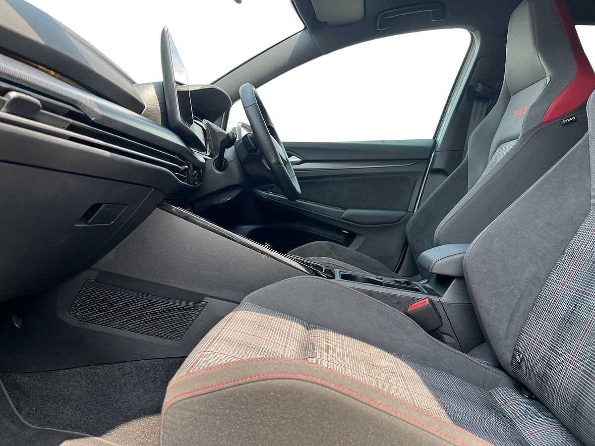 Volkswagen Golf GTI MK8 Facelift 2024 2.0 TSI (265ps) DSG