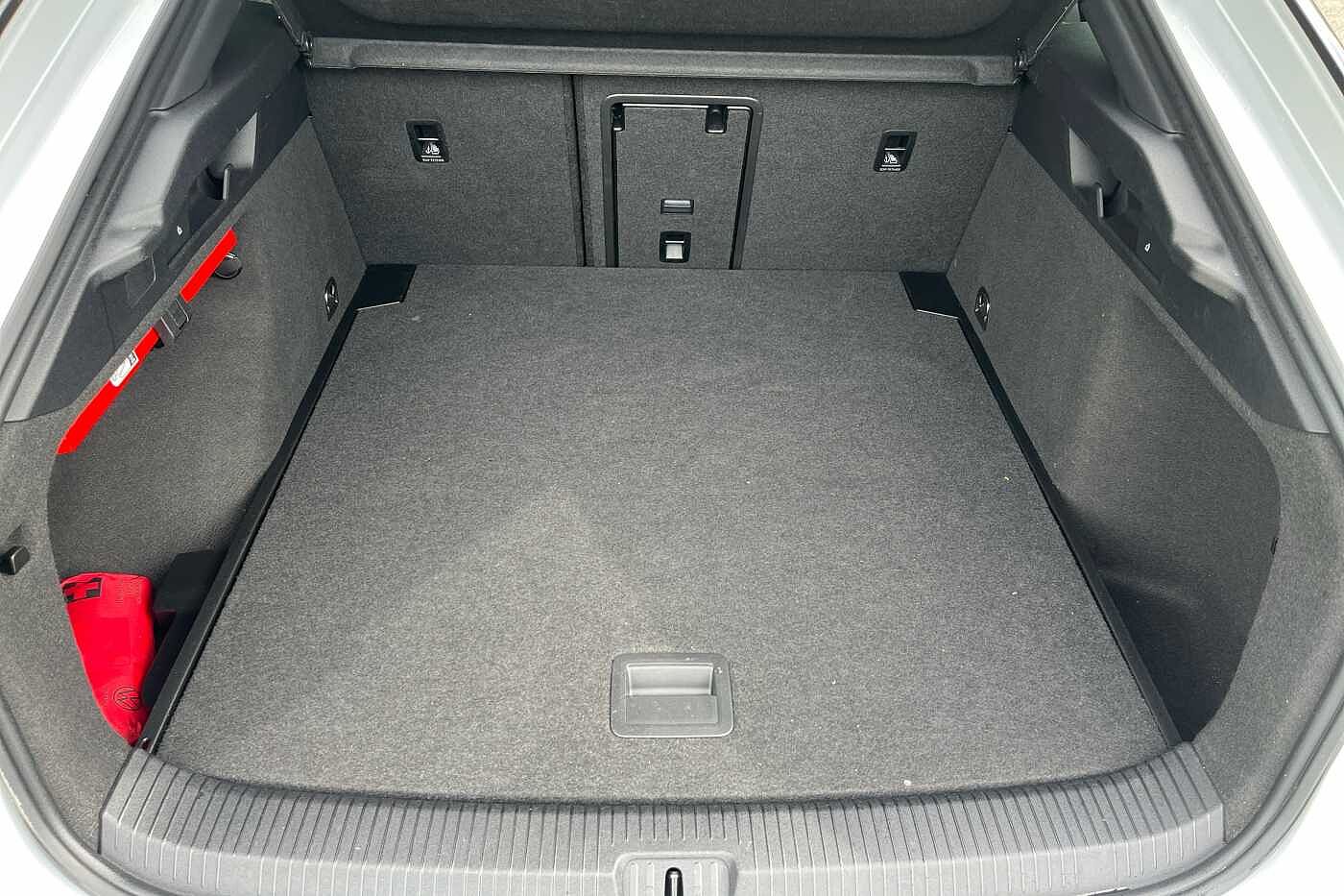 Volkswagen ID.7 Pro Launch Edition 77kWh 286PS Automatic 5 Dr