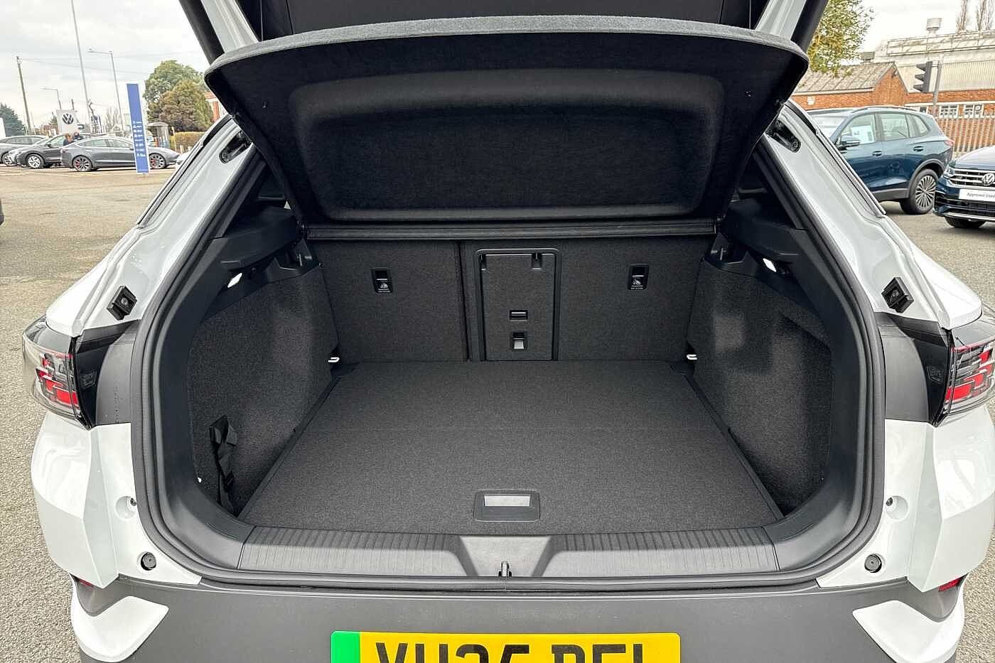 Volkswagen ID.4 Family 77kWh Pro Performance 204PS Auto 5 Dr
