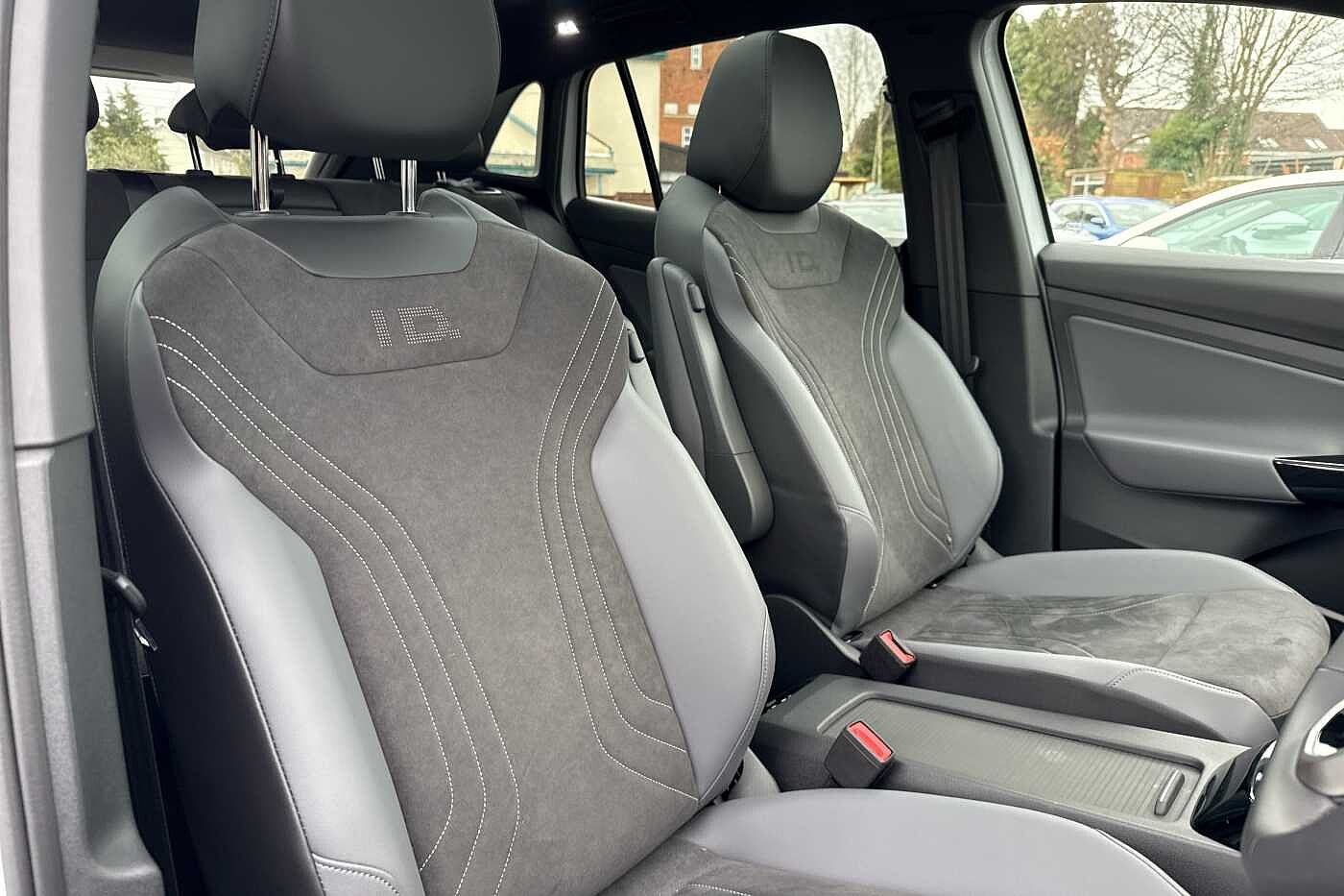 Volkswagen ID.4 Family 77kWh Pro Performance 204PS Auto 5 Dr