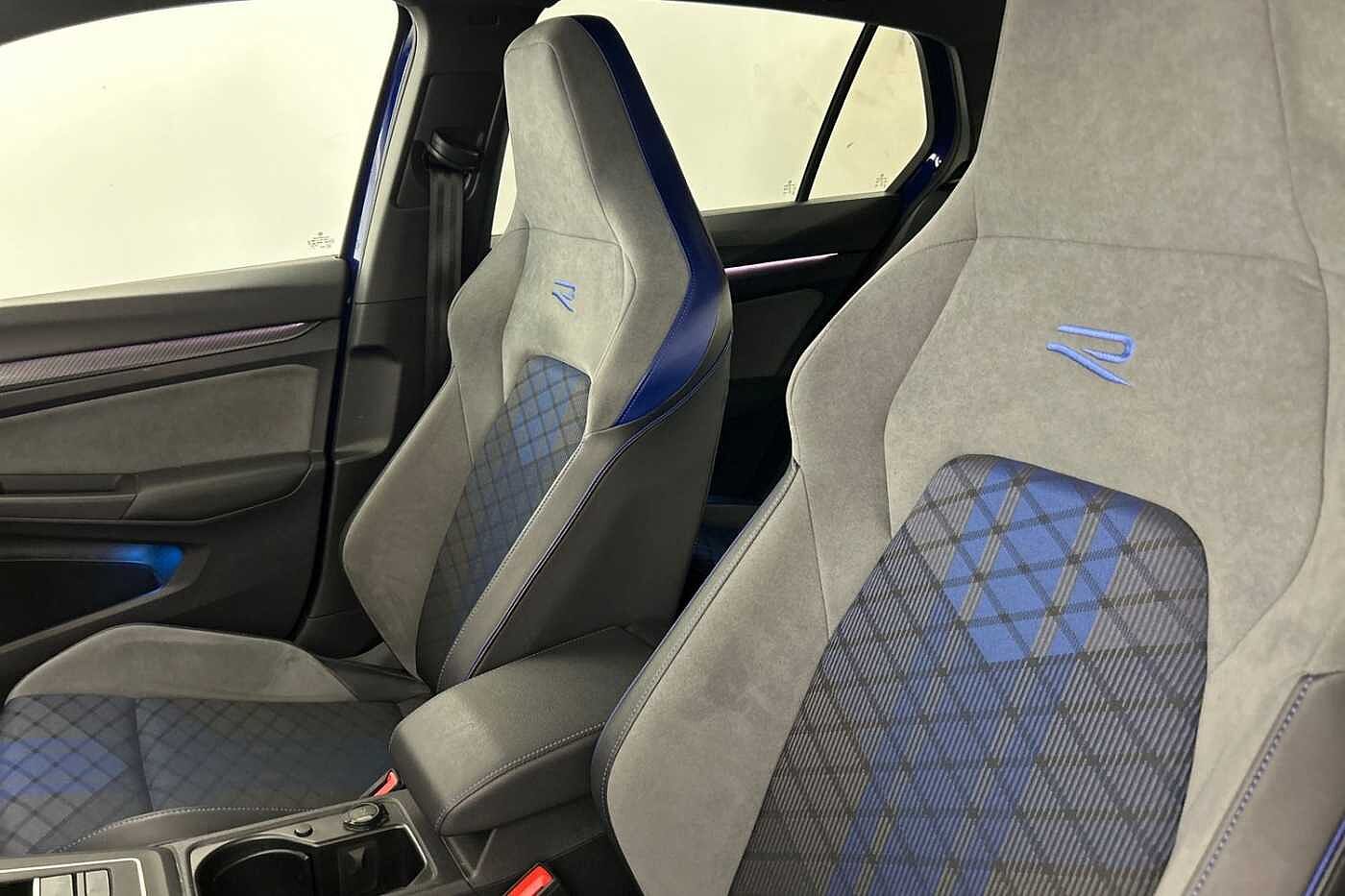 Volkswagen Golf R MK8 2.0 TSI 4Motion 320PS DSG 5 Dr