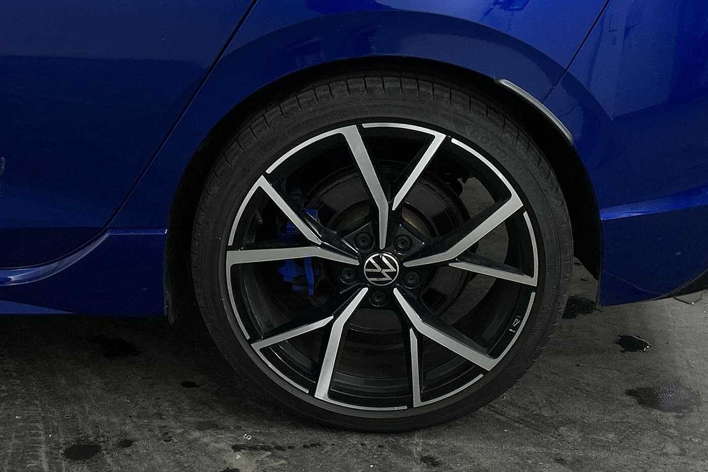 Volkswagen Golf R MK8 2.0 TSI 4Motion 320PS DSG 5 Dr