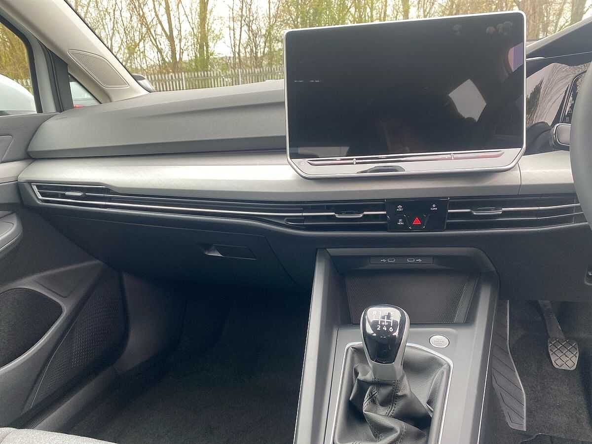 Volkswagen Golf 1.5 TSI Life 5Dr