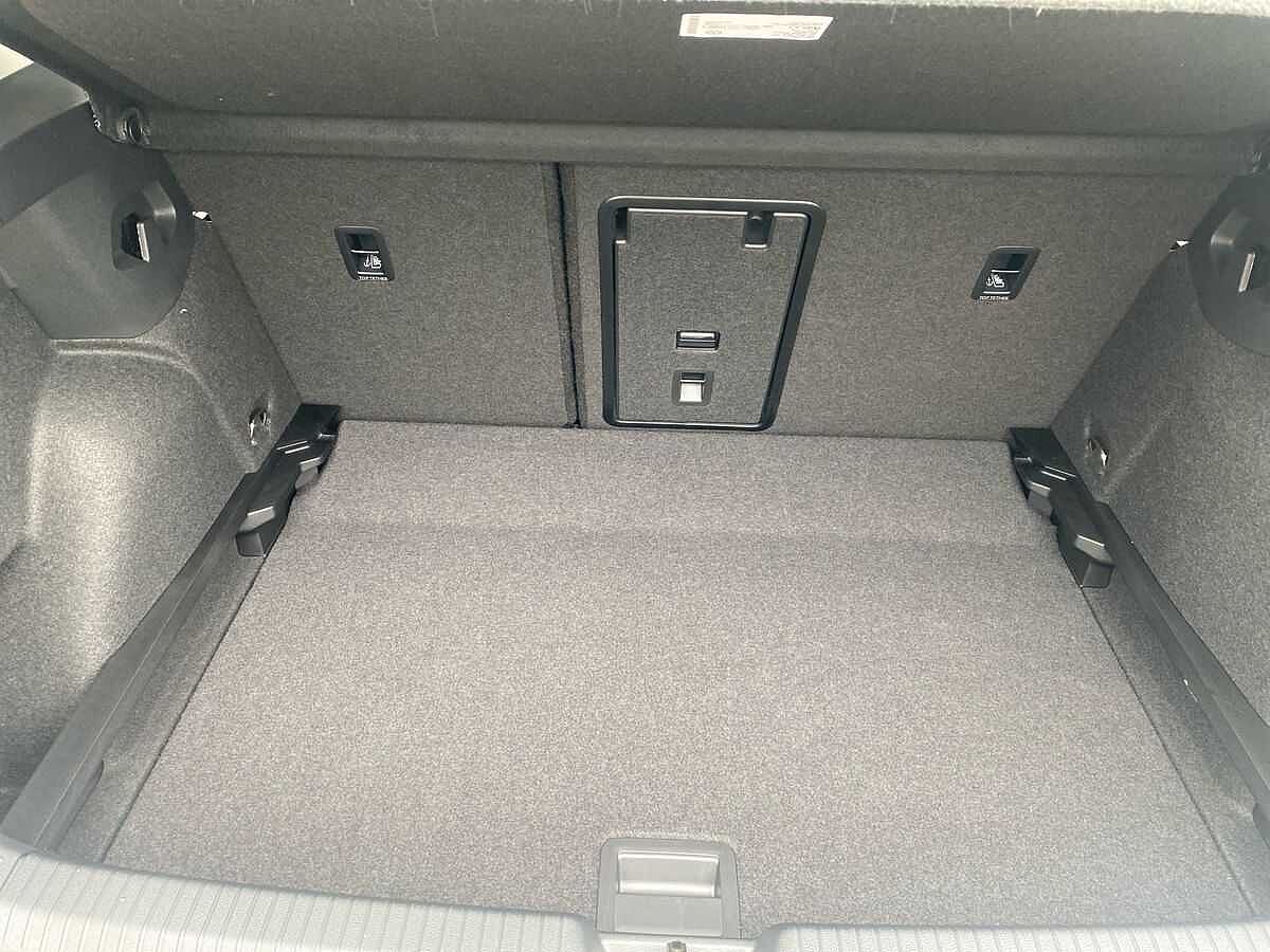 Volkswagen Golf 1.5 TSI Life 5Dr