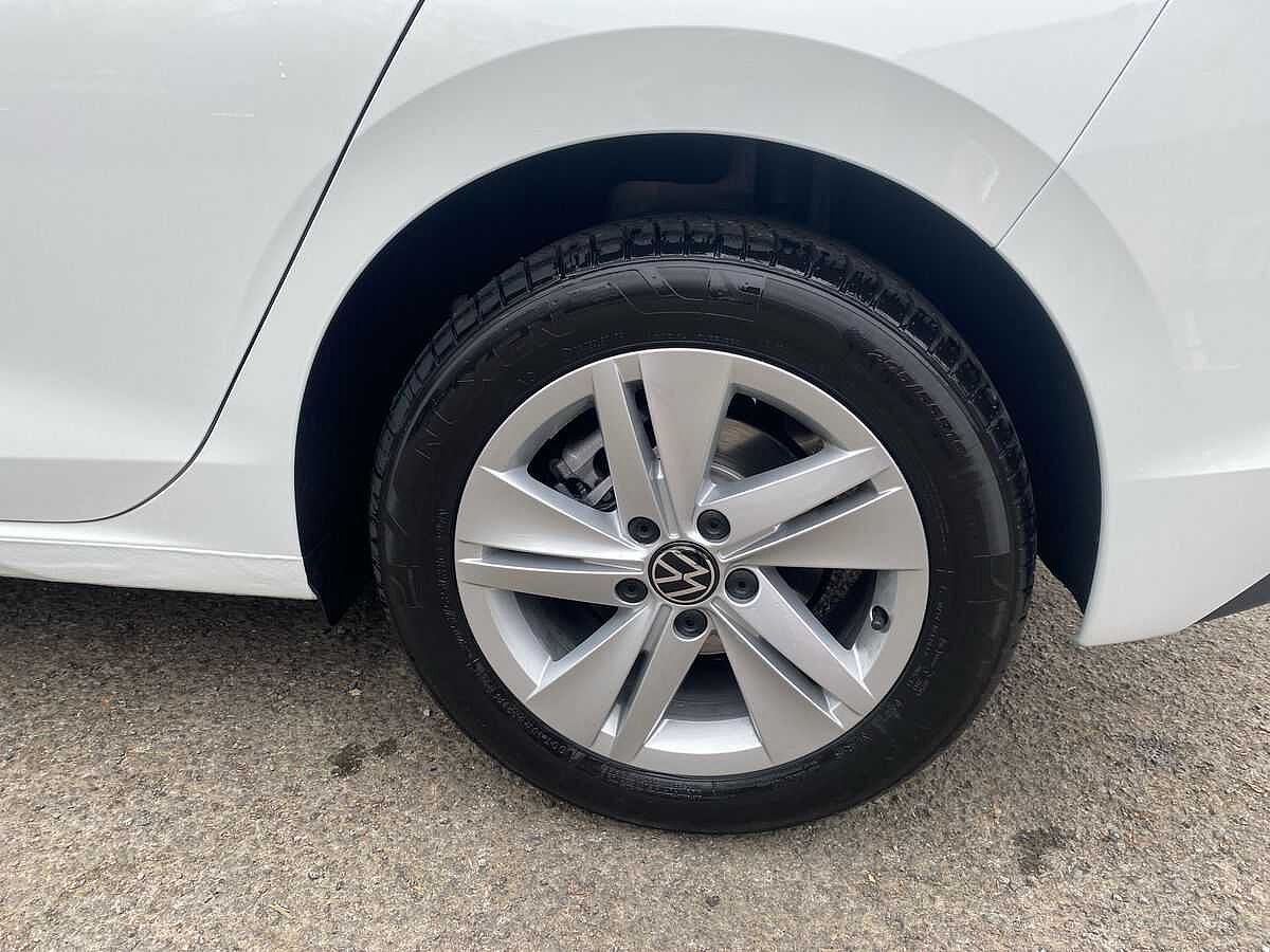 Volkswagen Golf 1.5 TSI Life 5Dr