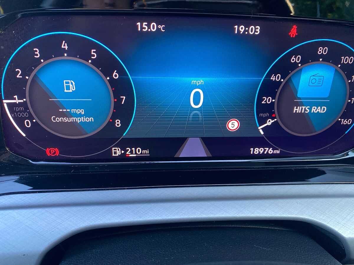 Volkswagen Golf 1.0 TSI Life 5Dr