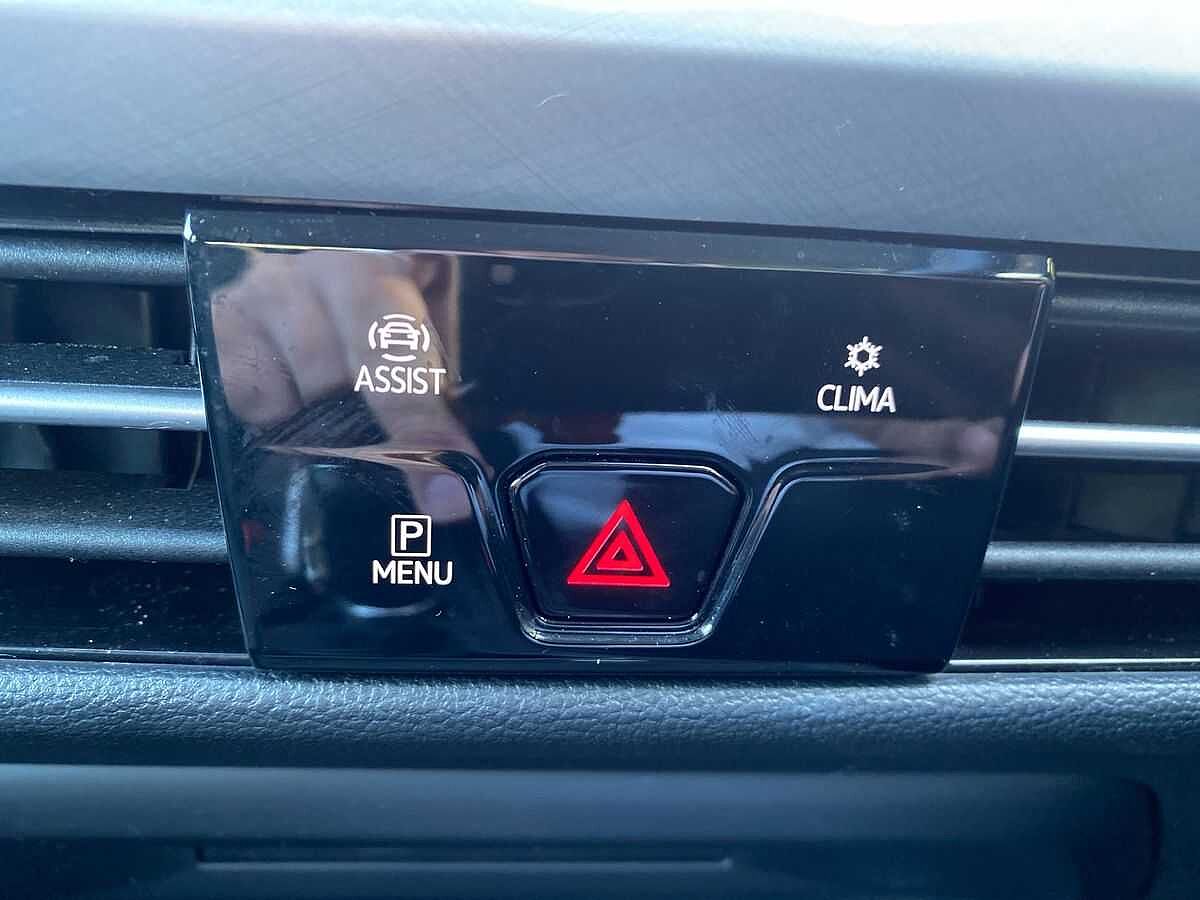 Volkswagen Golf 1.0 TSI Life 5Dr