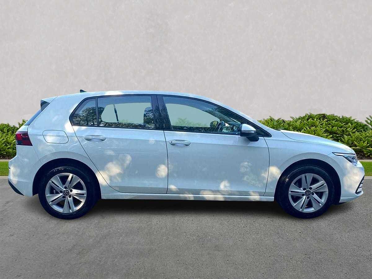 Volkswagen Golf 1.0 TSI Life 5Dr
