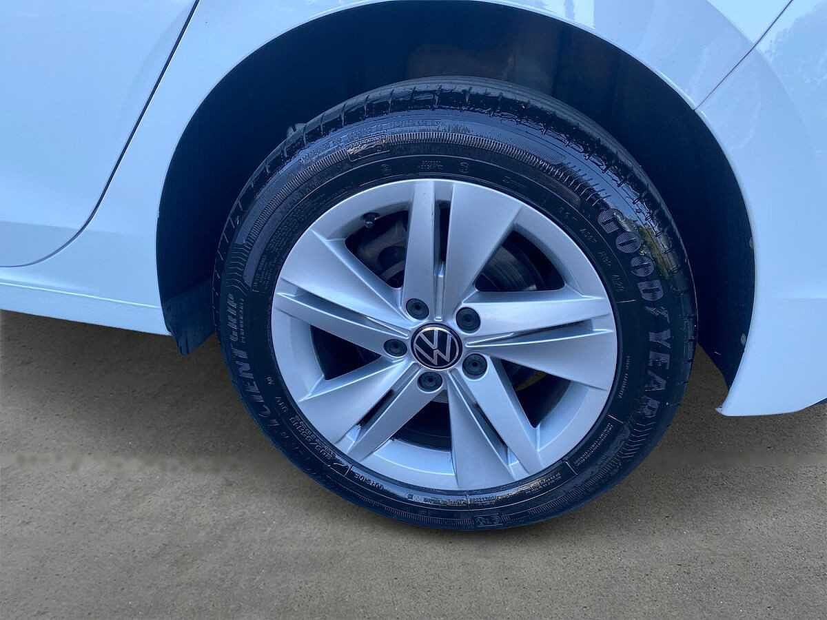 Volkswagen Golf 1.0 TSI Life 5Dr