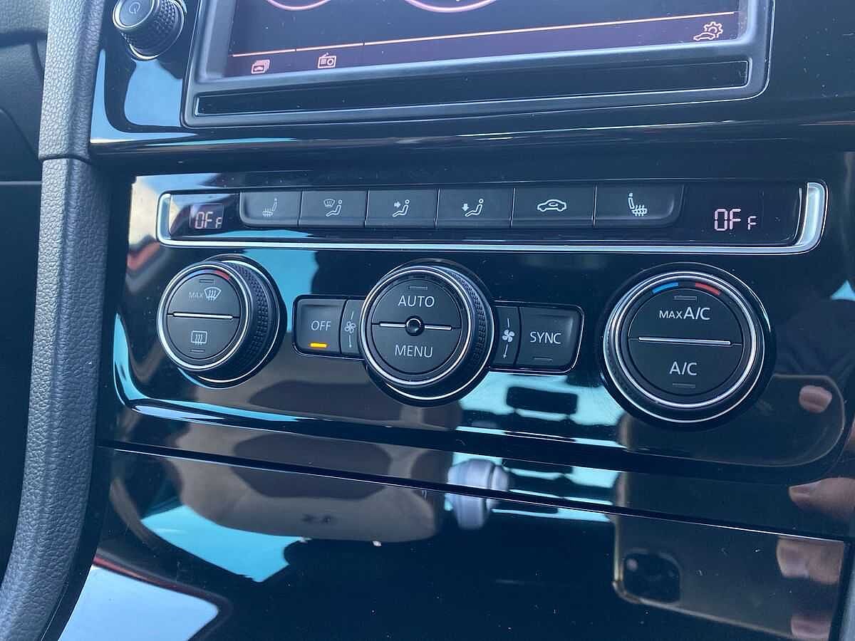 Volkswagen Golf 2.0 TSI R 300PS DSG 5Dr