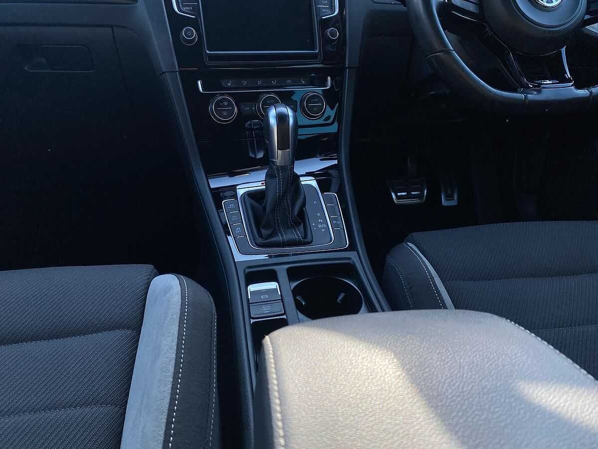 Volkswagen Golf 2.0 TSI R 300PS DSG 5Dr