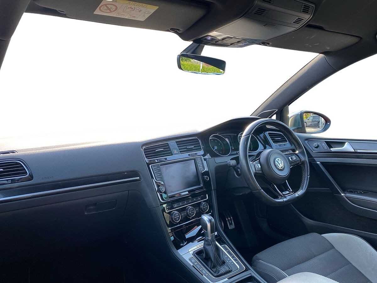 Volkswagen Golf 2.0 TSI R 300PS DSG 5Dr