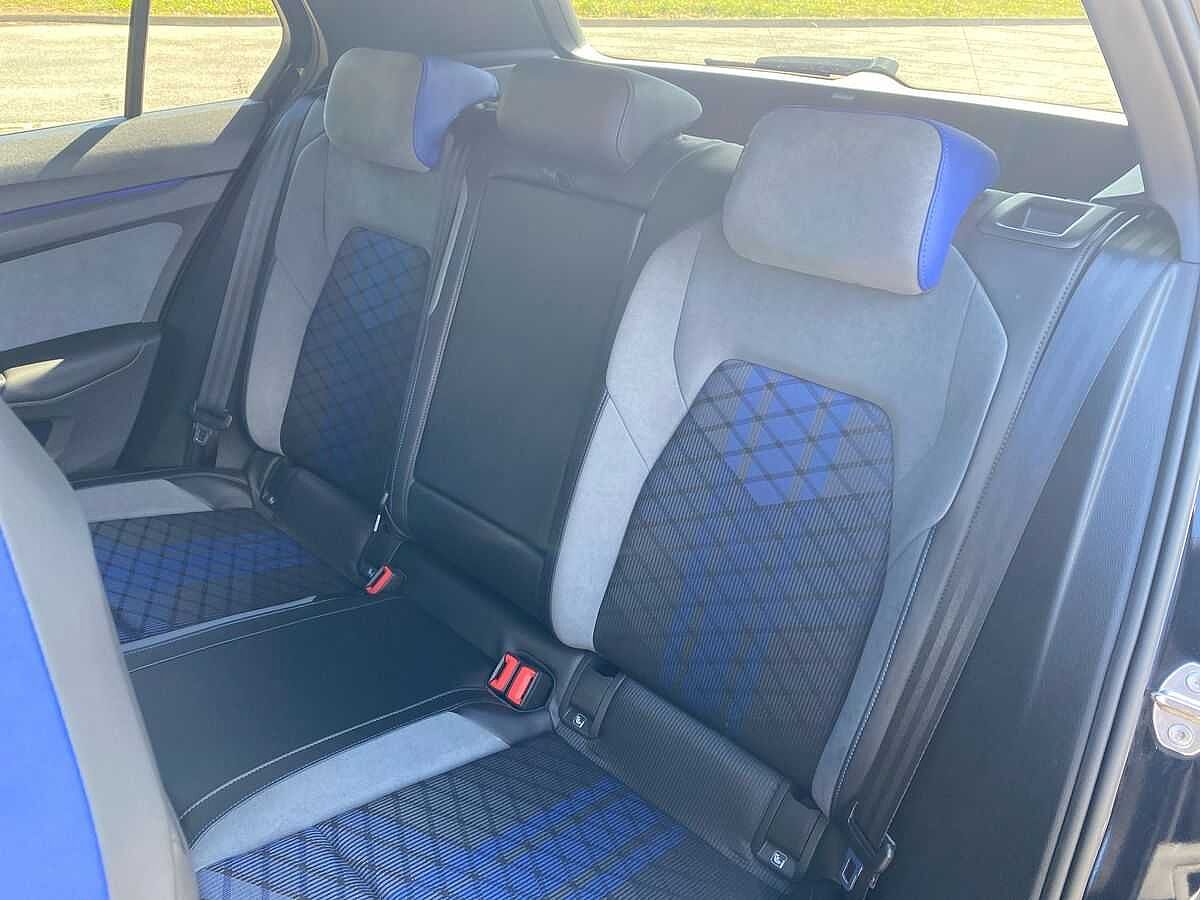 Volkswagen Golf R MK8 2.0 TSI 4Motion 320PS DSG 5 Dr