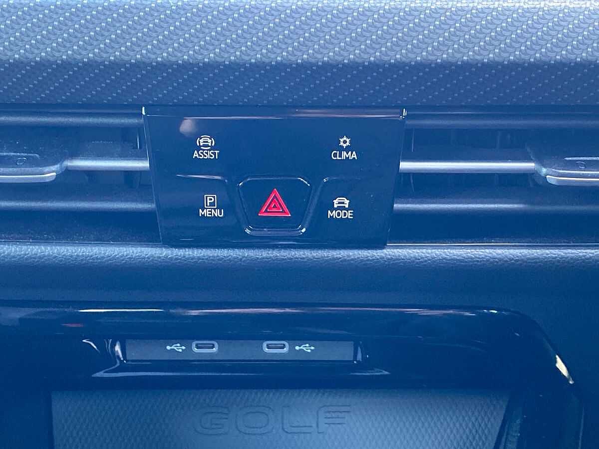 Volkswagen Golf R MK8 2.0 TSI 4Motion 320PS DSG 5 Dr