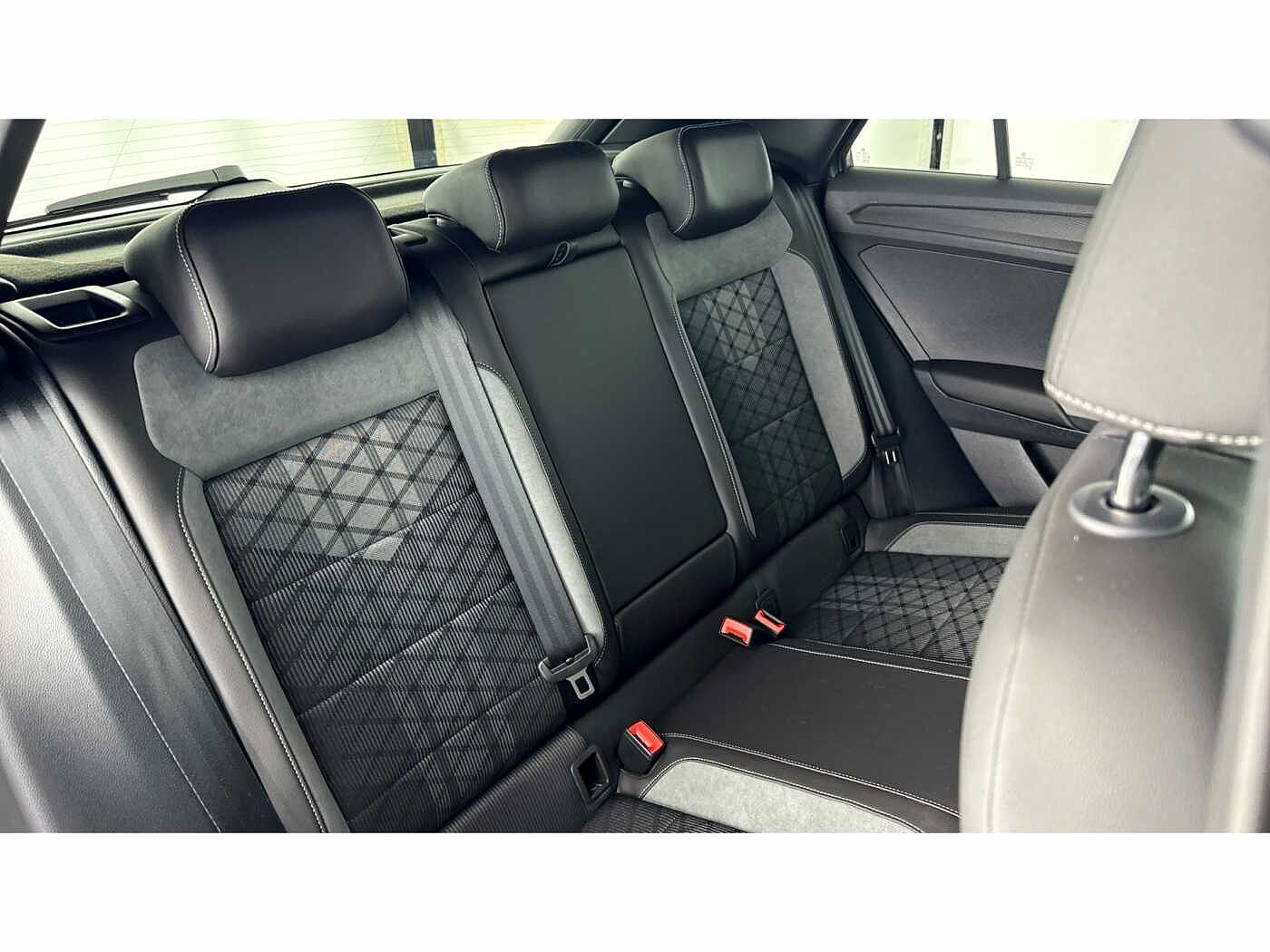 Volkswagen T-ROC 2.0TDI (150ps) R-Line EVO DSG
