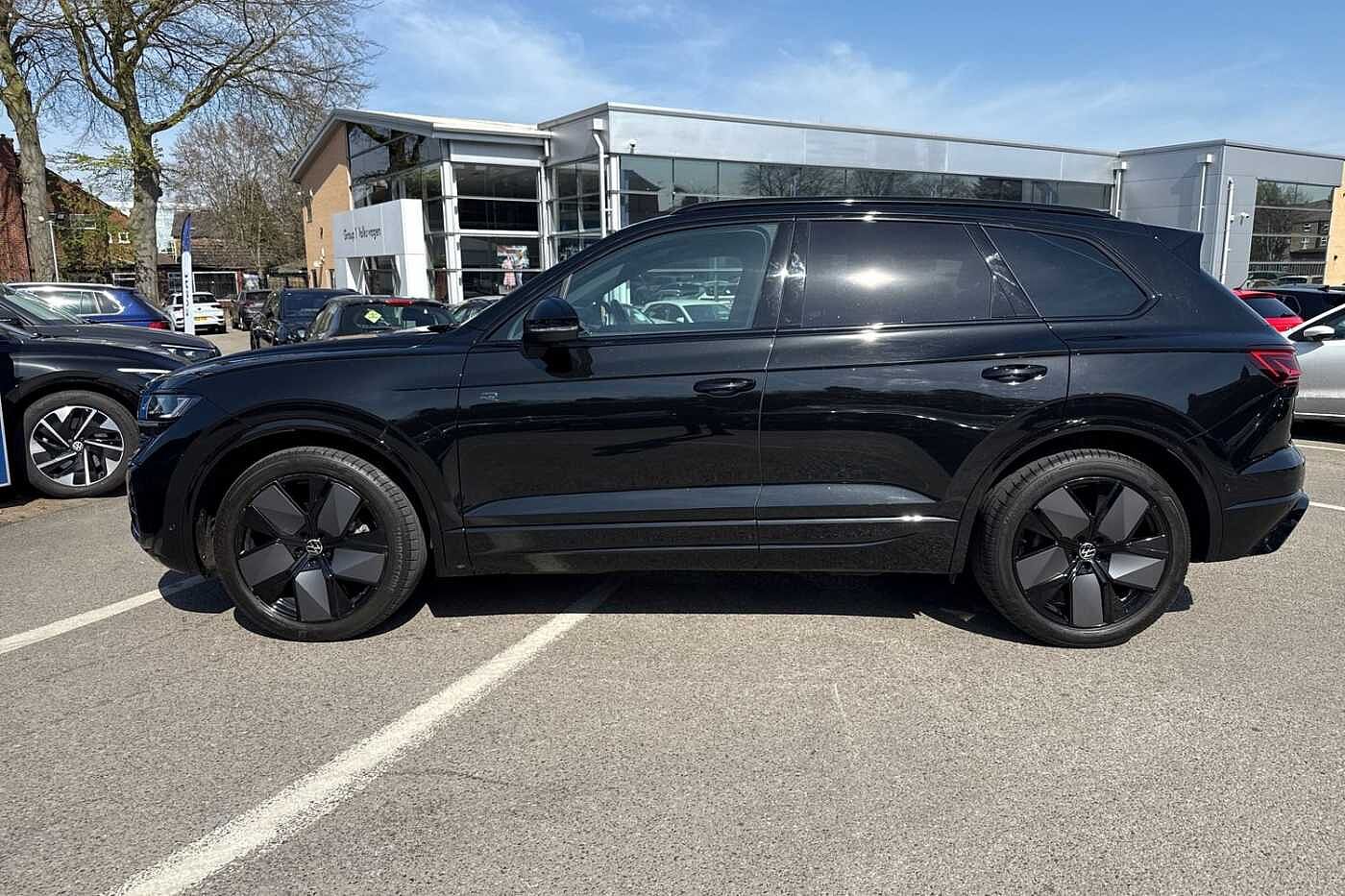 Volkswagen Touareg 3.0TDI (286ps) Black Edition 4Motion 5dr