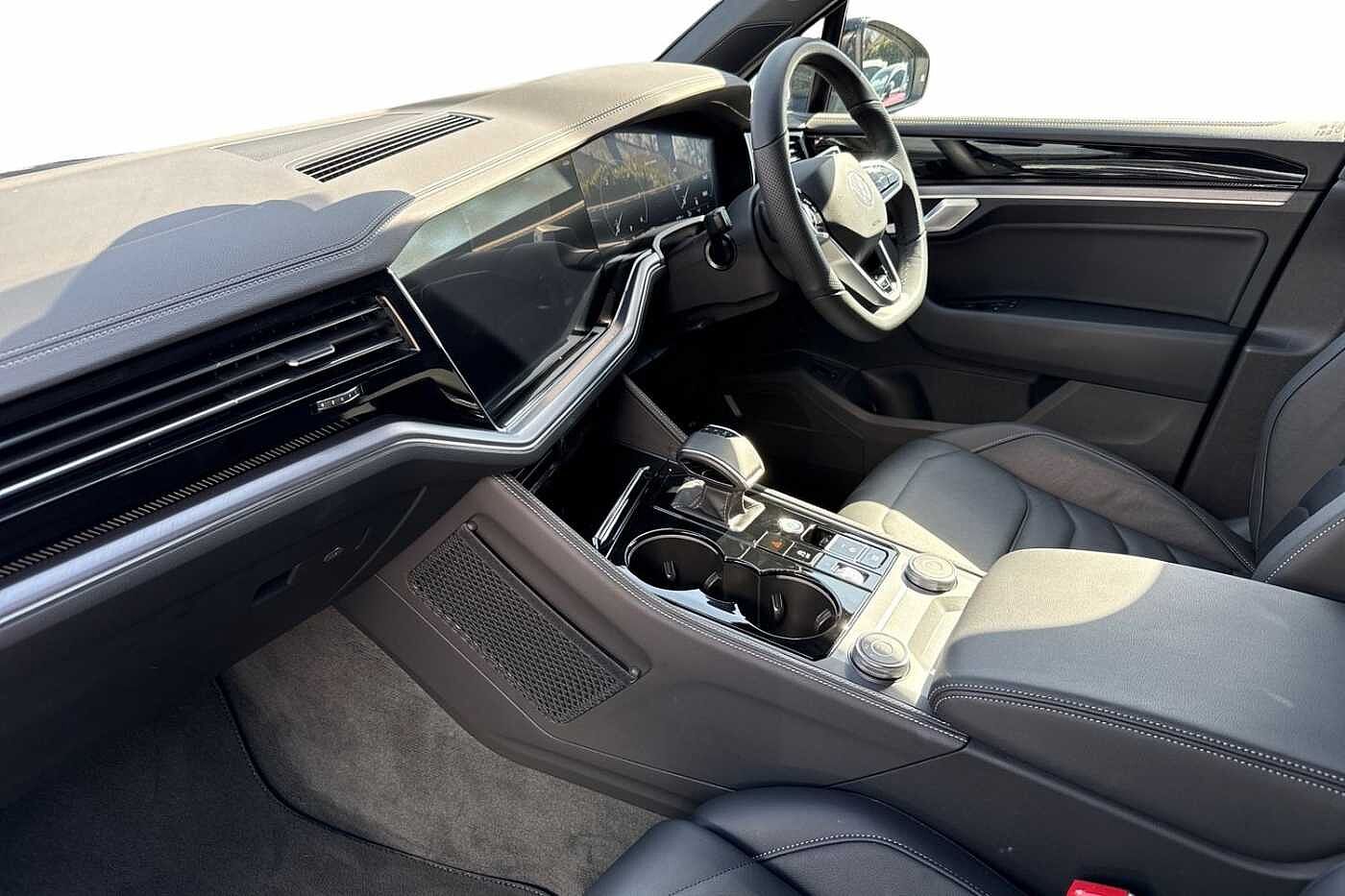 Volkswagen Touareg 3.0TDI (286ps) Black Edition 4Motion 5dr