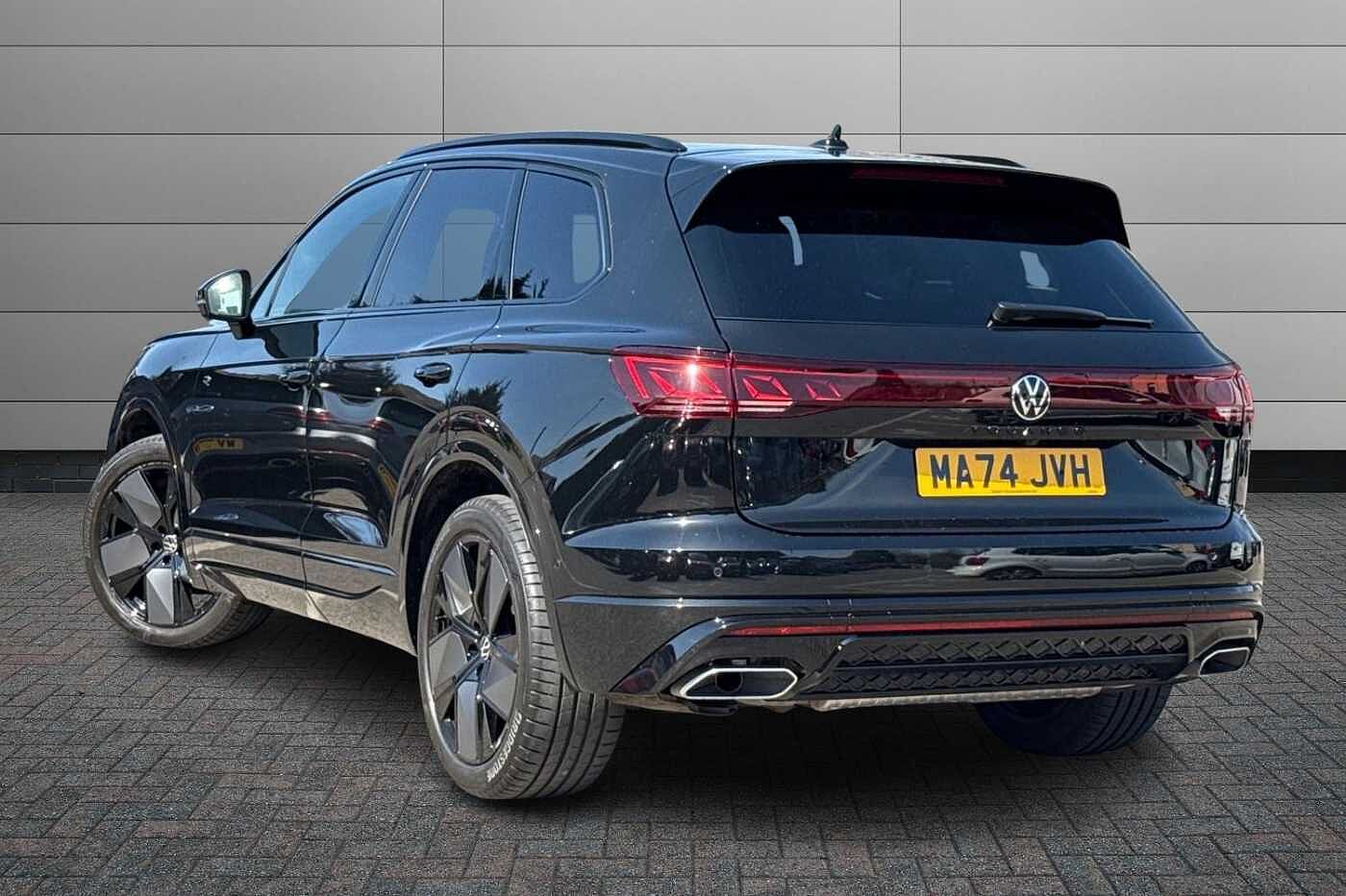 Volkswagen Touareg 3.0TDI (286ps) Black Edition 4Motion 5dr