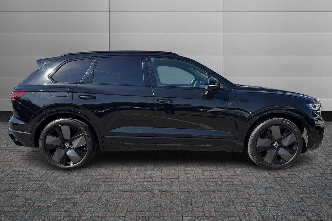 Volkswagen Touareg 3.0TDI (286ps) Black Edition 4Motion 5dr