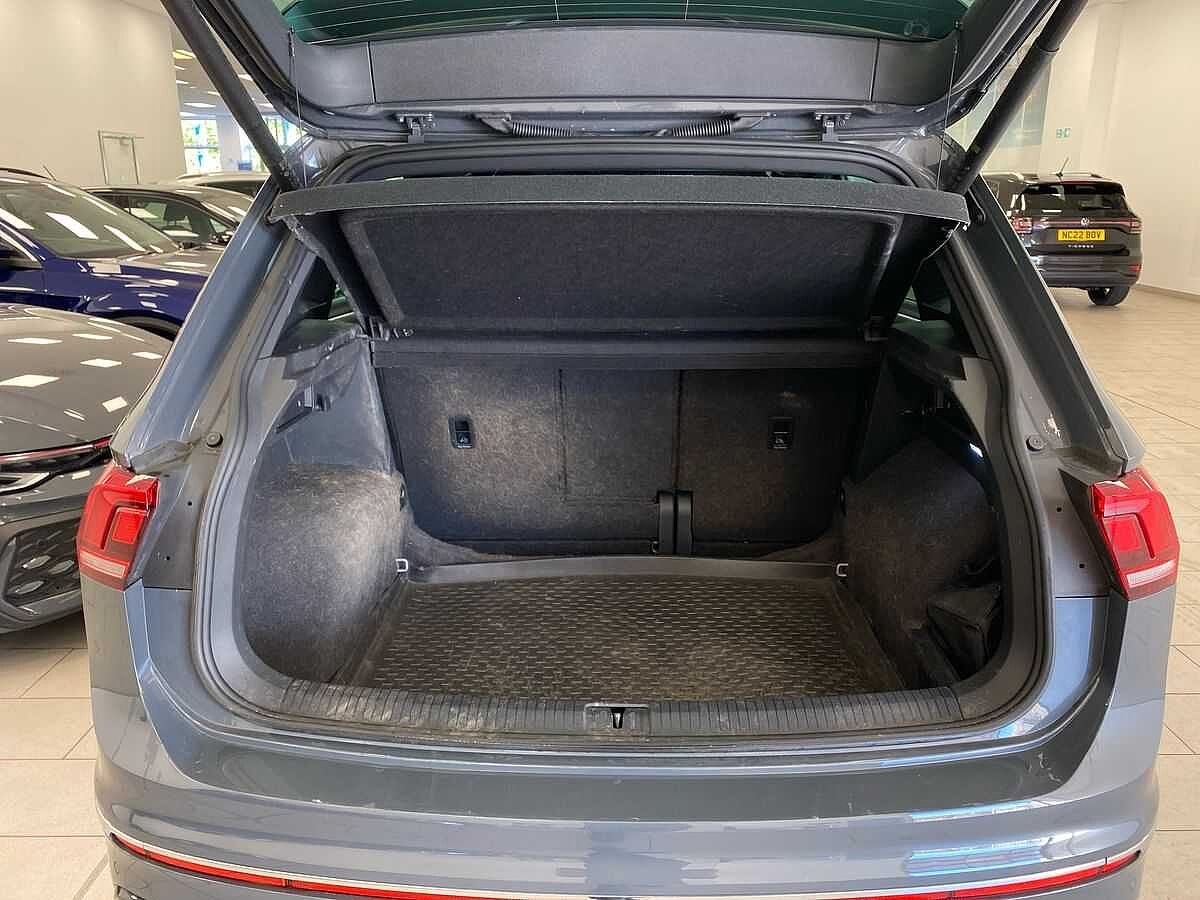 Volkswagen Tiguan 2.0 TDI (200ps) R-Line SCR 4Motion DSG