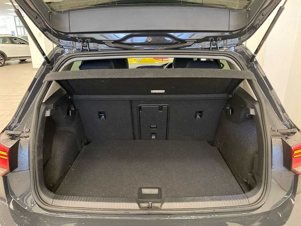 Volkswagen Golf MK8 Hatchback 5-Dr 1.5 TSI (130ps) Active EVO