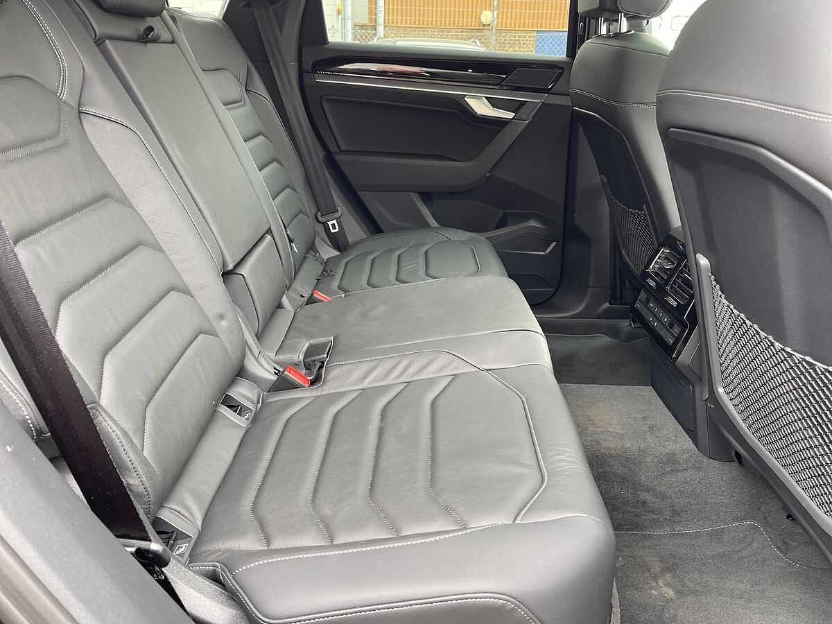 Volkswagen Touareg 3.0 V6 TDI 4Motion Black Edition 5Dr Tip Auto