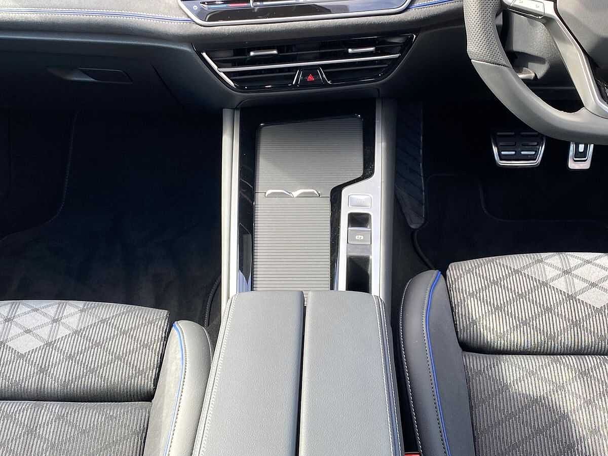 Volkswagen Passat 1.5 TSI (272ps) R-Line eHybrid DSG