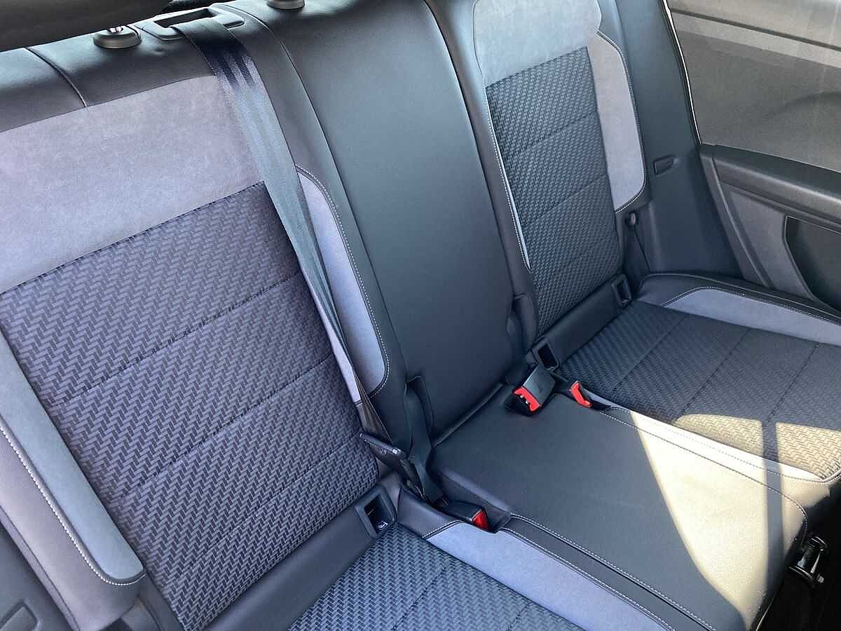 Volkswagen T-Cross 1.0 TSI (110ps) R-Line Hatchback