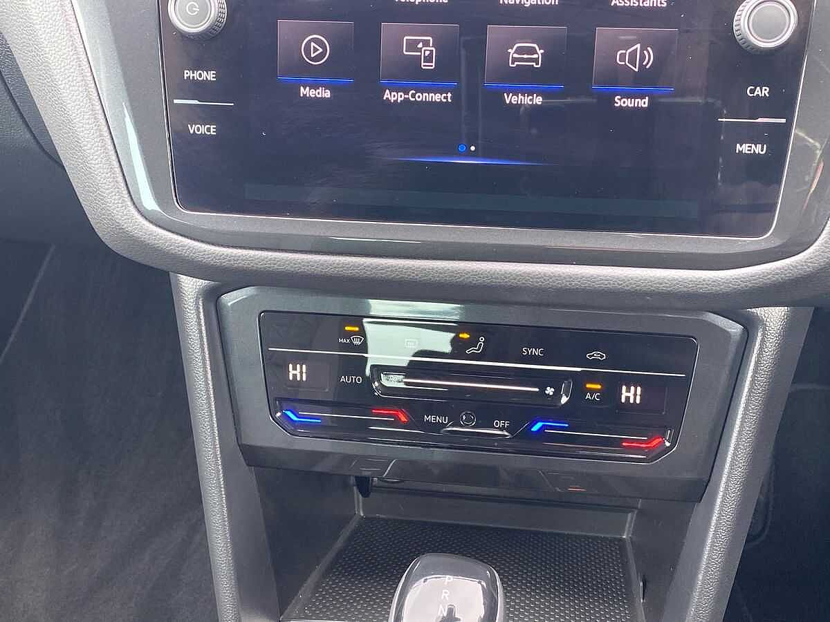 Volkswagen Tiguan 1.5 TSI (150ps) Life EVO DSG 5 door