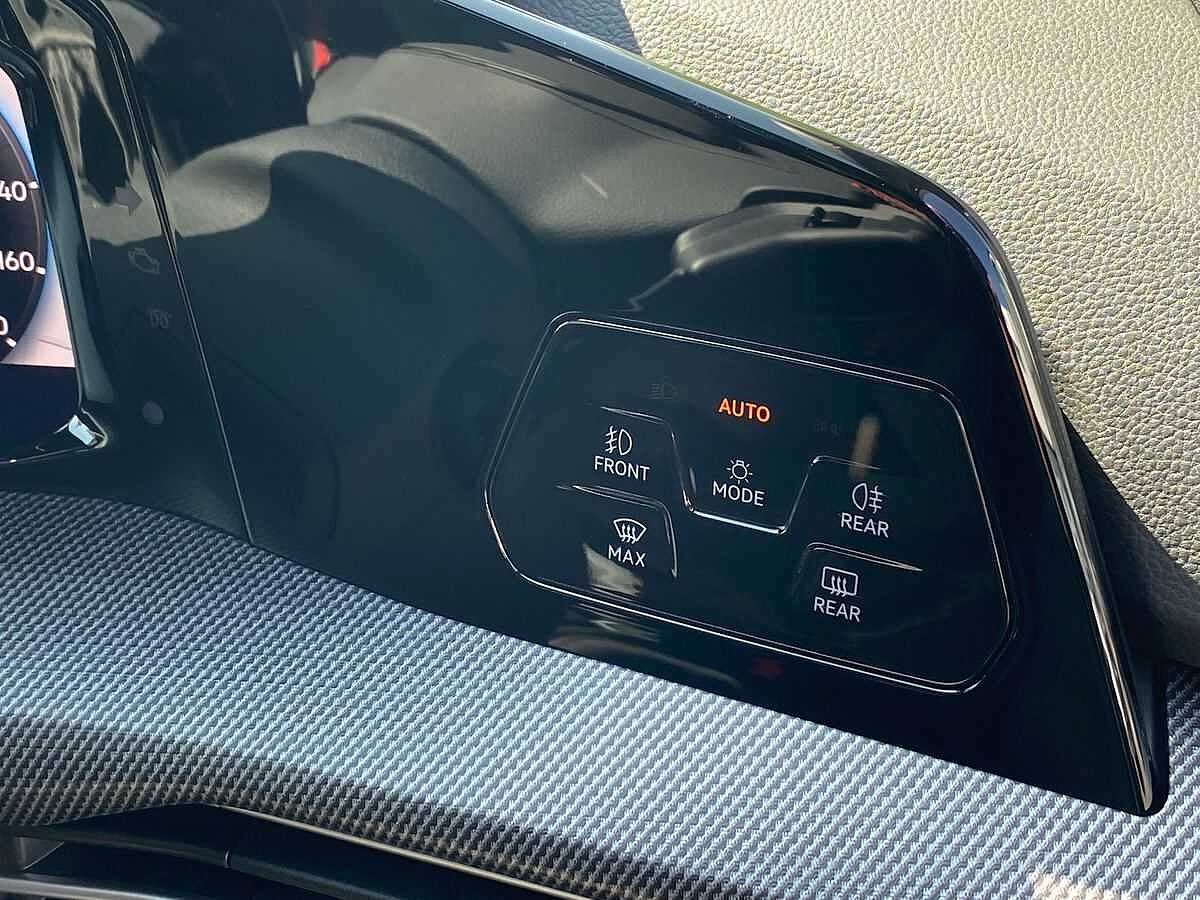 Volkswagen Golf GTI MK8 Facelift 2024 2.0 TSI (265ps) DSG