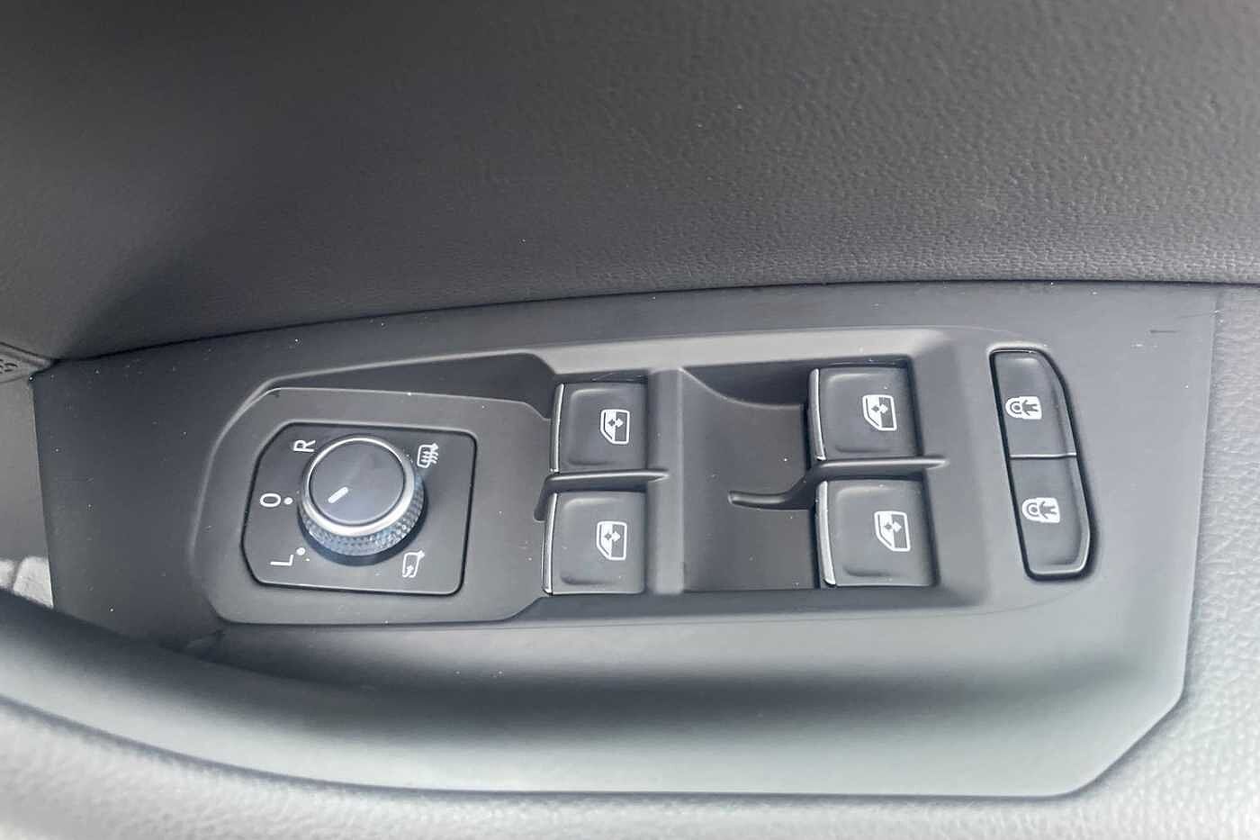 Volkswagen Touareg 3.0 TDI V6 Black Edition SUV 5dr Diesel Tiptronic 4Motion Euro 6 (s/s) (231 ps)