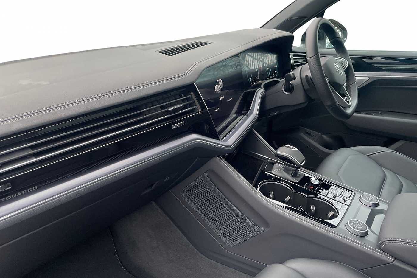 Volkswagen Touareg 3.0 TDI V6 Black Edition SUV 5dr Diesel Tiptronic 4Motion Euro 6 (s/s) (231 ps)