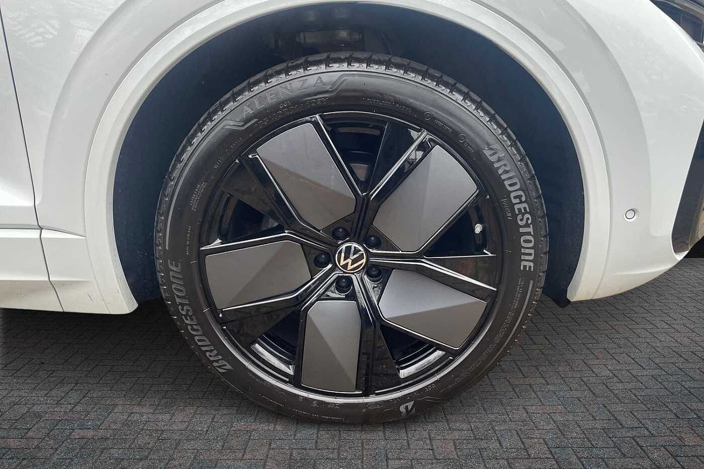 Volkswagen Touareg 3.0 TDI V6 Black Edition SUV 5dr Diesel Tiptronic 4Motion Euro 6 (s/s) (231 ps)