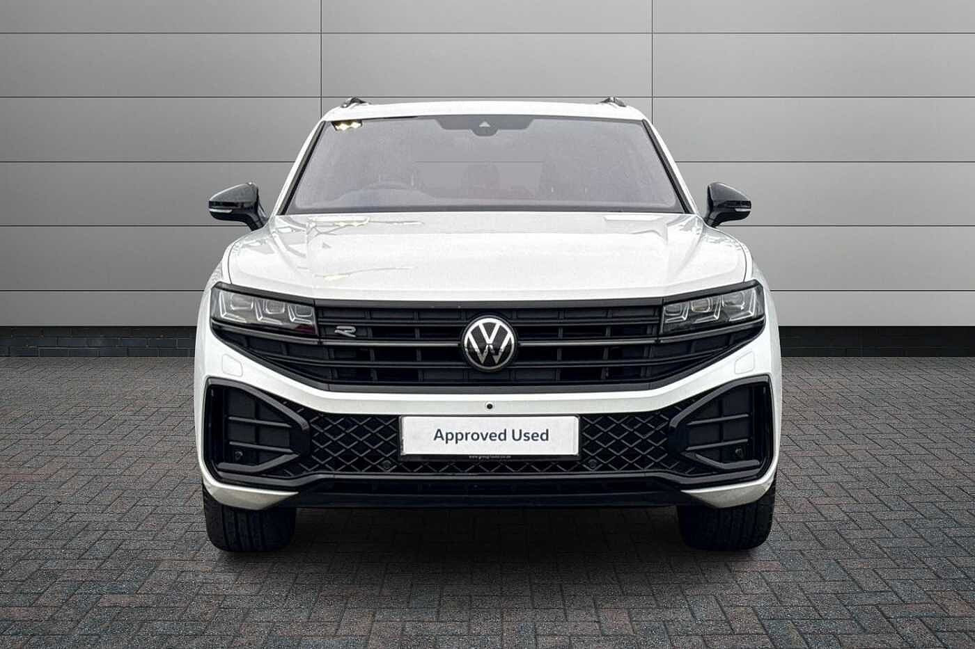 Volkswagen Touareg 3.0 TDI V6 Black Edition SUV 5dr Diesel Tiptronic 4Motion Euro 6 (s/s) (231 ps)