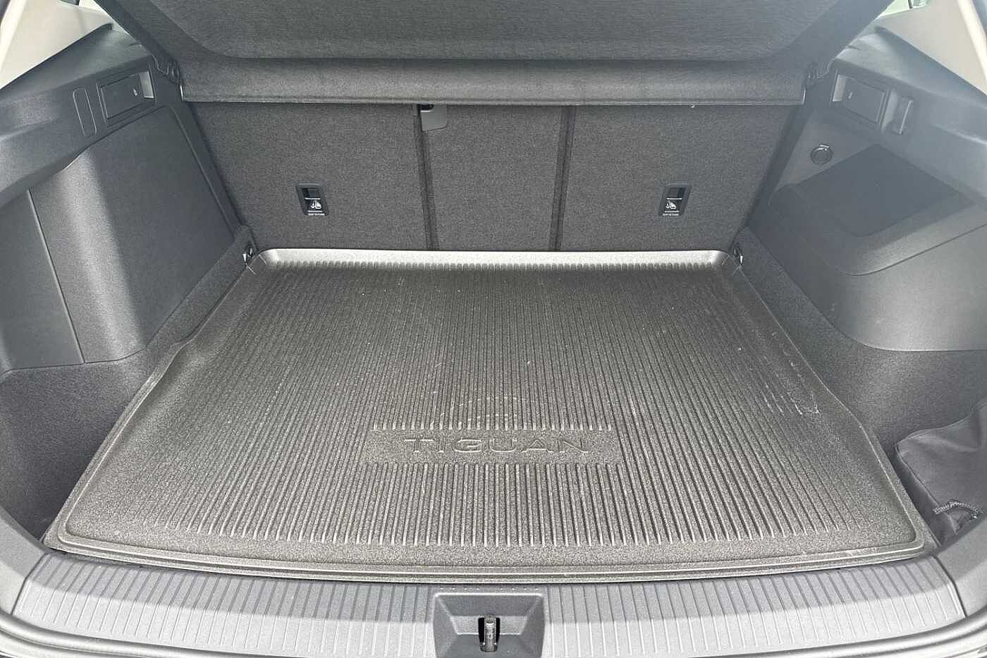 Volkswagen Tiguan 1.5 TSI eHybrid 19.7kWh Elegance SUV 5dr Petrol Plug-in Hybrid DSG Euro 6 (s/s)
