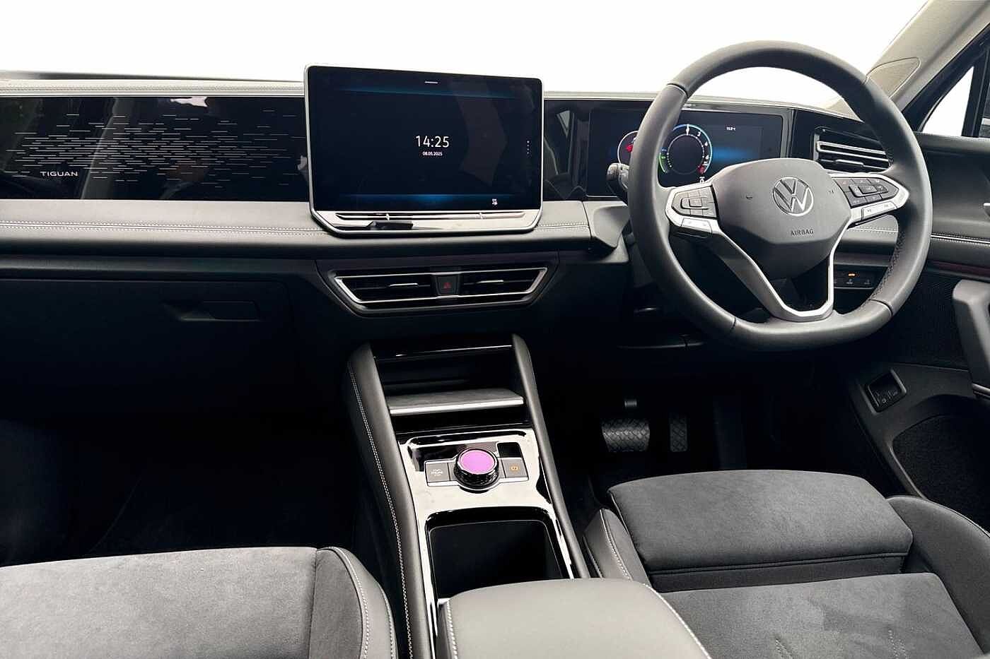 Volkswagen Tiguan 1.5 TSI eHybrid 19.7kWh Elegance SUV 5dr Petrol Plug-in Hybrid DSG Euro 6 (s/s)